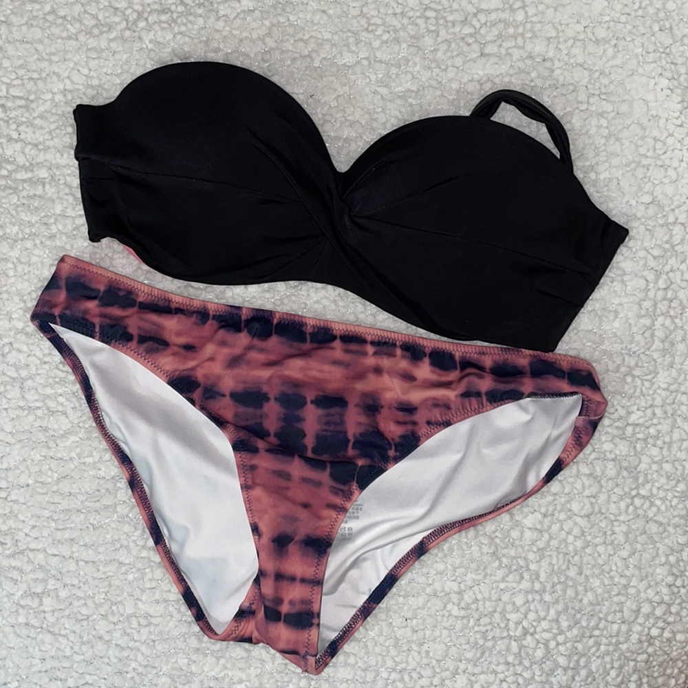 PINK Victoria’s Secret bikini set